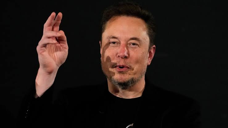 Elon Musk arriving at a courthouse in San Francisco, March 2026