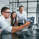 US Worker Sentiment Rises but Majority of Industries Still Weaken
